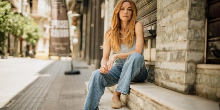 Η Κατρίν… επέστρεψε από τον άλλο κόσμο – Τα απολαυστικά backstage με την Ιωάννα Παππά