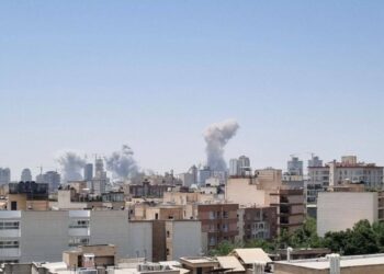 Ιράν: Εκρήξεις στην Τεχεράνη – Eνεργοποιήθηκε η αντιαεροπορική άμυνα
