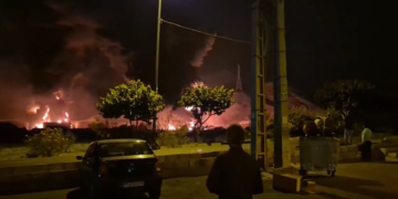 Αναφέρει ισραηλινά πλήγματα σε αποθήκη πετρελαίου κοντά στην Τεχεράνη