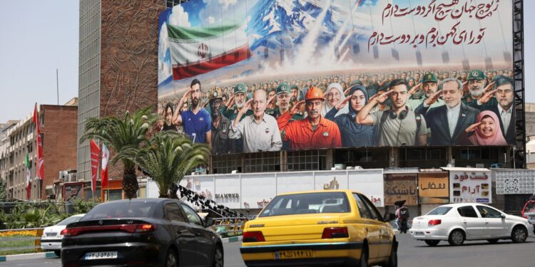 «Μην πειράξετε τον Χαμενεΐ» διαμηνύει η Τεχεράνη