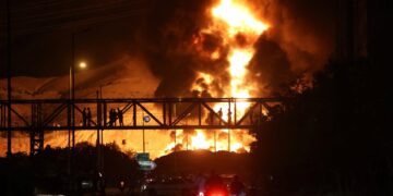 Κόλαση φωτιάς στην Τεχεράνη από τα ισραηλινά πλήγματα σε πετρελαϊκές εγκαταστάσεις (βίντεο, φωτογραφίες)