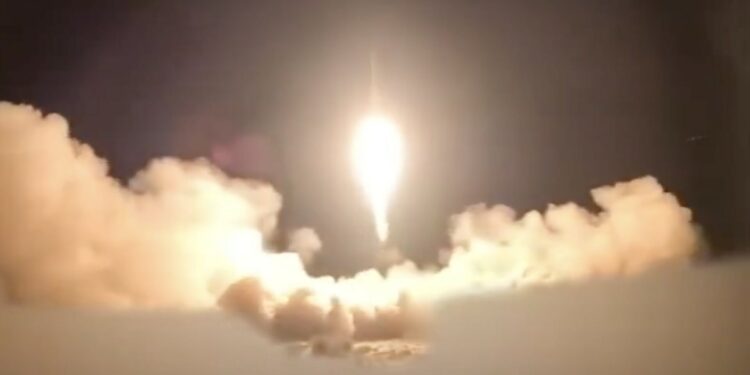 Βίντεο με τη στιγμή της εκτόξευσης των πυραύλων κατά των αμερικανικών βάσεων