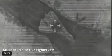 Το Ισραήλ χτυπά αποθήκες drones στο Ιράν και δημοσιοποιεί έγγρφα για τις σχέσεις Φρουρών