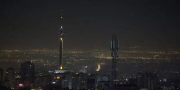 Σειρά ισχυρών εκρήξεων στην Τεχεράνη