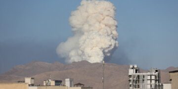 Με βοβαρδιστικά B -2 και βόμβες bunker buster η αμερικανική επίθεση