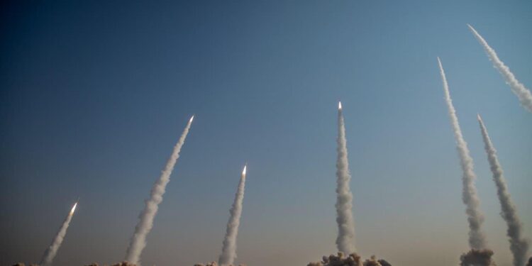 Στα 14,7 δις οι εξαγωγές οπλικών συστημάτων