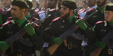 Φρουροί της Επανάστασης: Απειλούν τις ΗΠΑ με «αντίποινα» σε αμερικανικές βάσεις στον Κόλπο