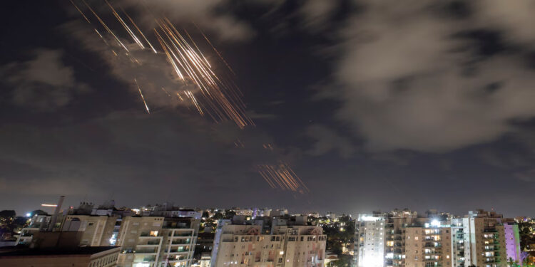 Κυβερνοεπιθέσεις στο Ισραήλ: Αναφορές ότι παραβιάστηκε το Iron Dome από φιλοϊρανικές ομάδες χάκερ