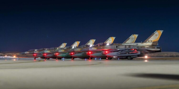 Το Ισραήλ έδωσε εικόνες και βίντεο των μαχητικών που χτύπησαν το Ιράν