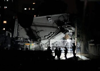 3 νεκροί στο κεντρικό Ισραήλ από τη νέα πυραυλική επίθεση του Ιράν