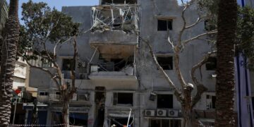 Πολύ ισχυρή η αντεπίθεση του Ιράν, τώρα το Ισραήλ χτυπάει τους εκτοξευτές τους