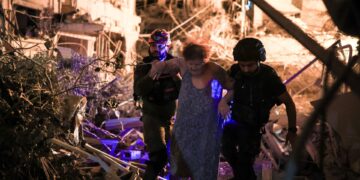 6 νεκροί και δεκάδες τραυματίες από τα νέα πλήγματα του Ιράν