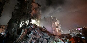 Εικόνες τεράστιας καταστροφής στο Ισραήλ από το νέο ιρανικό σφυροκόπημα