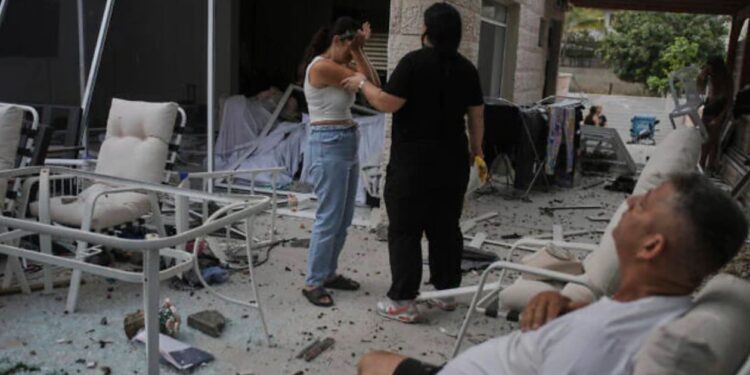 «Αν ο Χαμενεΐ συνεχίσει να εκτοξεύει πυραύλους στο εσωτερικό της χώρας, η Τεχεράνη θα καεί»