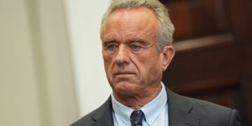 Ο υπ. Υγείας «καρατόμησε» όλα τα μέλη συμβουλευτικού οργάνου για τα εμβόλια