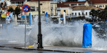 Weekly weather outlook: Windy start, gradual stabilization