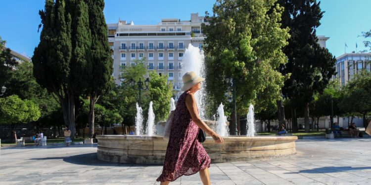 Καιρός: Έρχεται κύμα ζέστης – Πότε θα φτάσει στους 38 βαθμούς ο υδράργυρος