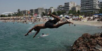 Καιρός: Πάνω από 37 βαθμούς «σκαρφάλωσε» ο υδράργυρος την Πέμπτη