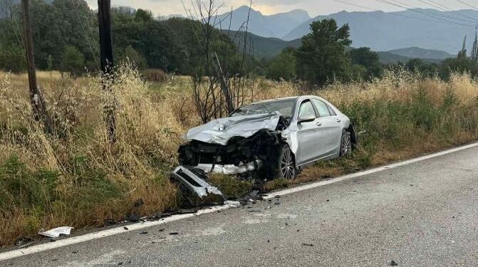 Τροχαίο στην Εθνική Οδό Τρικάλων-Ιωαννίνων – Ένας νεκρός, τραυματίστηκαν δύο παιδιά