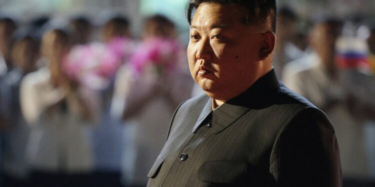 Ο Κιμ Γιονγκ Ουν υποδέχθηκε τον Σεργκέι Σοϊγκού