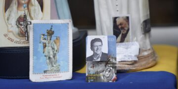 Σε κρίσιμη κατάσταση εξακολουθεί να νοσηλεύεται ο γερουσιαστής Ουρίμπε μετά τους πυροβολισμούς που δέχθηκε