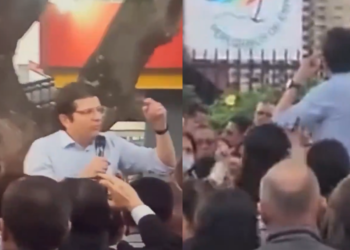 Κολομβία: H στιγμή που o υποψήφιος πρόεδρος Μιγκέλ Ουρίμπε δέχεται πυρά