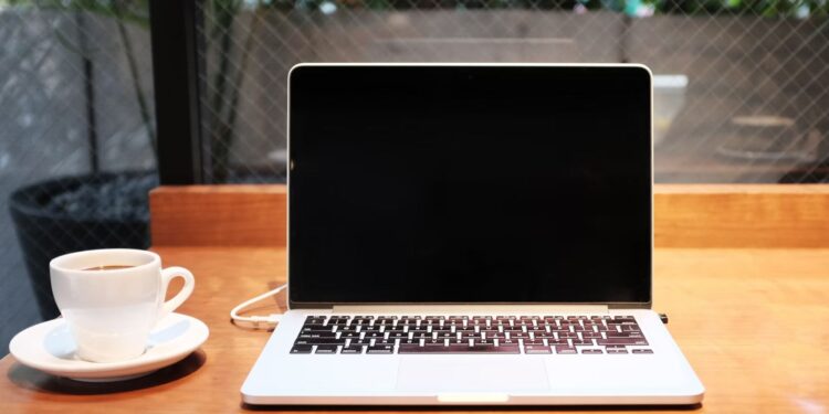 Από «κόσκινο» τα οικονομικά προγράμματα των κομμάτων