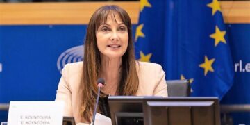 Καταγγέλλει επίθεση με fake news από scam ιστοσελίδα