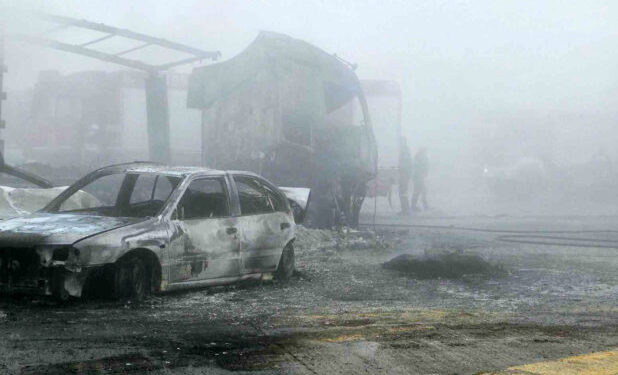 Με 80 χλμ/ώρα καρφώθηκε η νταλίκα στο αυτοκίνητο των ηλικιωμένων στα διόδια Πολυμύλου