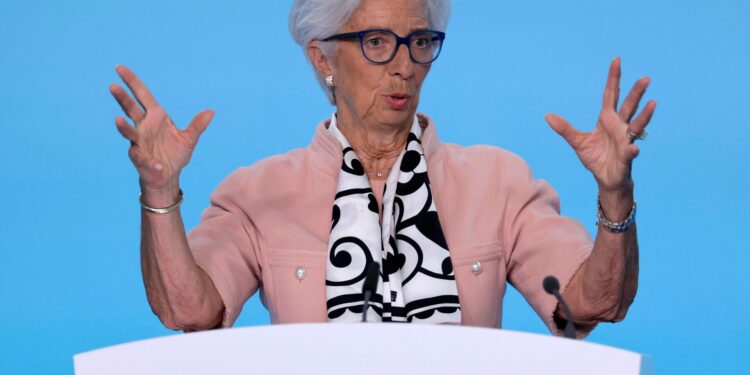 Μέχρι πού μπορούν να υποχωρήσουν τα επιτόκια της ΕΚΤ