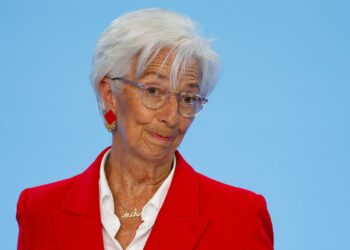 Λαγκάρντ: Το μενταγιόν με το μήνυμα