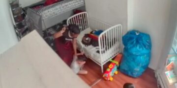 Σκηνές φρίκης στη Νέα Υόρκη: Βίντεο δείχνει νταντά να κακοποιεί 3 μικρά παιδιά