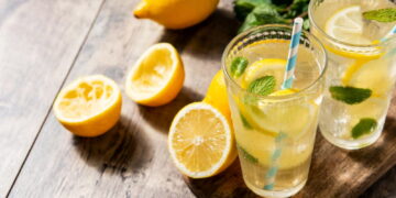 Συνταγή για σπιτική λεμονάδα με 4 υλικά