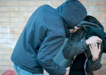 Λάρισα: Συνελήφθησαν δύο ανήλικοι για ληστεία με την απειλή μαχαιριού