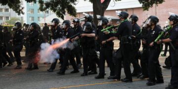 Ο Τραμπ έστειλε επιπλέον 2.000 Εθνοφρουρούς και 700 Πεζοναύτες