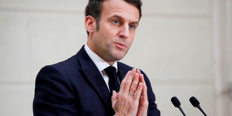 Πρέπει να είμαστε ασυμβίβαστοι όταν απειλείται η εδαφική κυριαρχία ορισμέων εταίρων μας, όπως η Ελλάδα και η Κύπρος