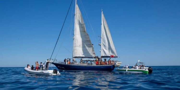 Ισραήλ: Ετοιμάζεται να μπλοκάρει το πλοίο «Μαντλίν» που έχει βάλει ρότα για την Γάζα