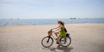 Weather: Instability decreases from today, gradual rise in temperature