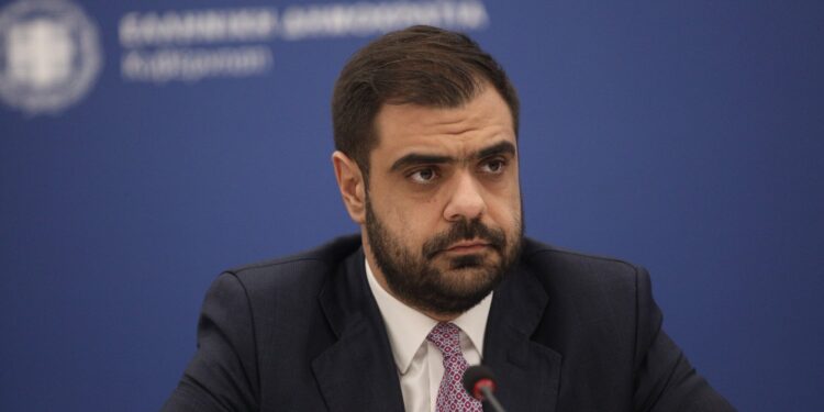 Π. Μαρινάκης: Ταυτοτικής σημασίας η αλλαγή το άρθρου 16