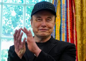 «Ο Μασκ αρέσκεται να έχει τον τελευταίο λόγο», δηλώνει ο βιογράφος του