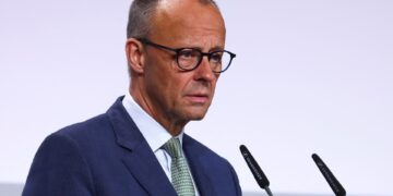 Ο Μερτς και η επικίνδυνη, λανθασμένη μεταναστευτική του πολιτική