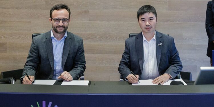 Στρατηγική συνεργασία Metlen – Jinko ESS για έργα αποθήκευσης ενέργειας άνω των 3GWh