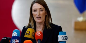 Σε επαφή με τις ισραηλινές αρχές η Μέτσολα για την ασφάλεια της ευρωβουλευτού Ρίμα Χασάν