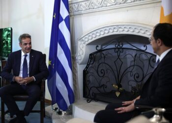 Τηλεφωνική επικοινωνία Μητσοτάκη – Χριστοδουλίδη με φόντο την ανάφλεξη στη Μέση Ανατολή