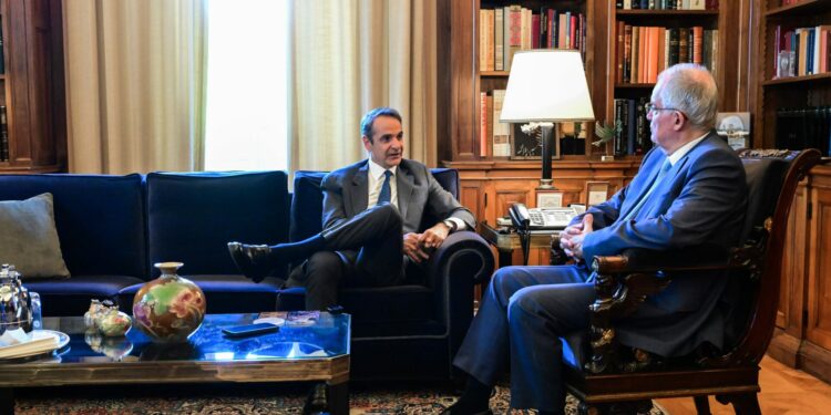 Συνάντηση Μητσοτάκη – Τασούλα στο Προεδρικό Μέγαρο τη Δευτέρα