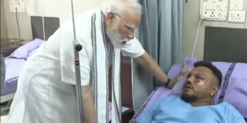 Ινδία: Ο Μόντι συναντήθηκε με τον μοναδικό επιζώντα