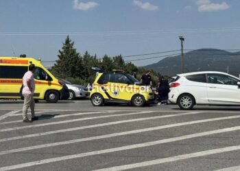 Οδηγός έπαθε έμφραγμα στη μέση του δρόμου – Σταμάτησε γιατρός για να τον σώσει