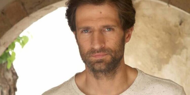 Βαρύ πένθος για τον ηθοποιό – Πέθανε ο πατέρας του