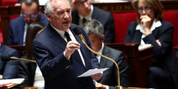 Οι Σοσιαλιστές θα καταθέσουν πρόταση μομφής κατά της κυβέρνησης Μπαϊρού εν μέσω σύγκρουσης για τις συντάξεις