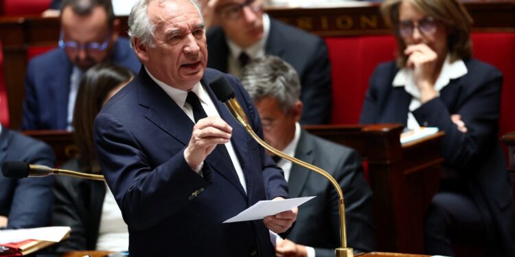 Οι Σοσιαλιστές θα καταθέσουν πρόταση μομφής κατά της κυβέρνησης Μπαϊρού εν μέσω σύγκρουσης για τις συντάξεις